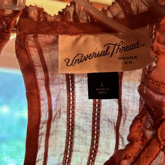 Universal Thread flutter sleeve top - Picture 2 of 4